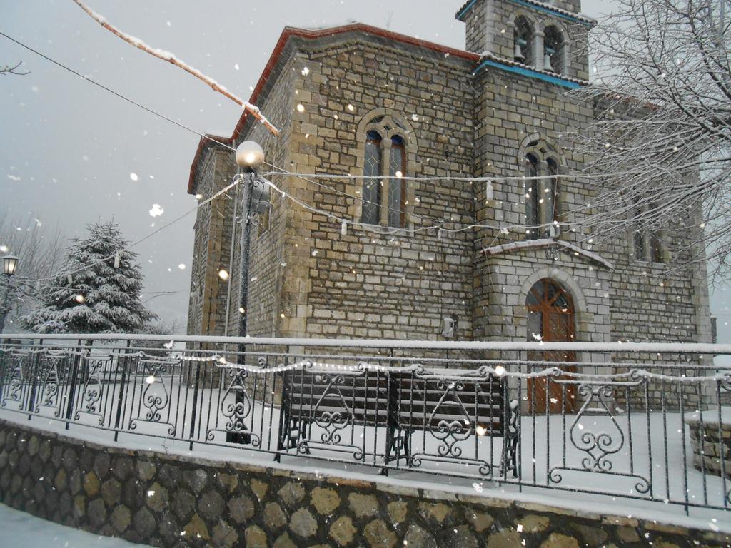 Oihalia Guesthouse Fidhakia Bagian luar foto