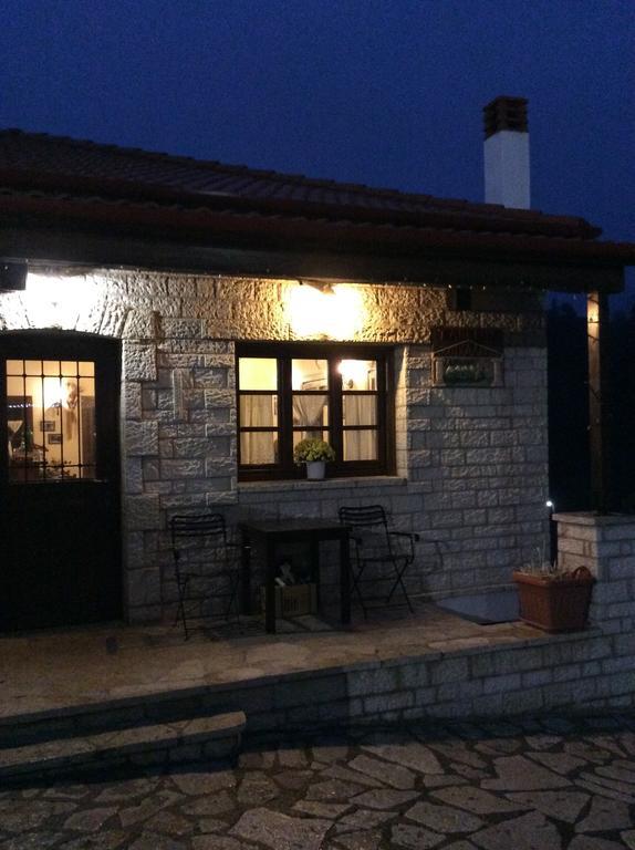 Oihalia Guesthouse Fidhakia Bagian luar foto
