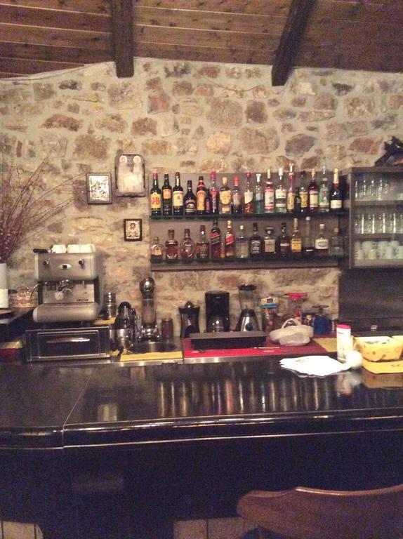 Oihalia Guesthouse Fidhakia Bagian luar foto