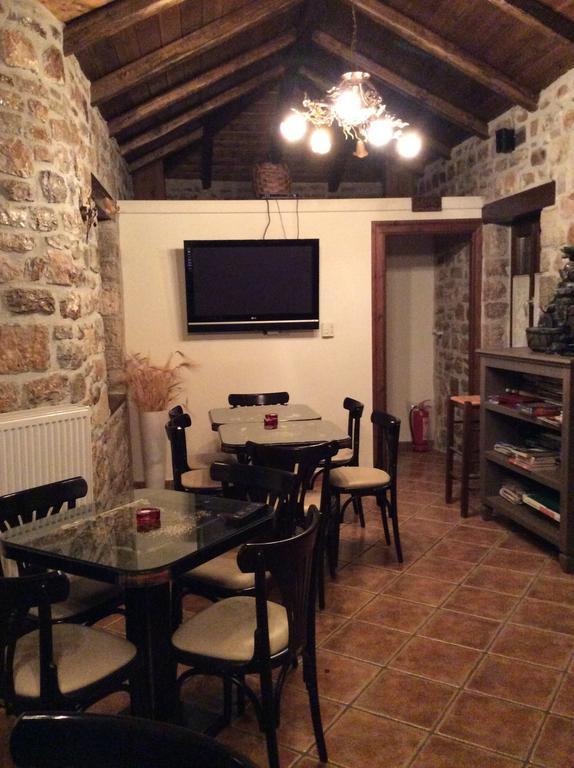 Oihalia Guesthouse Fidhakia Bagian luar foto