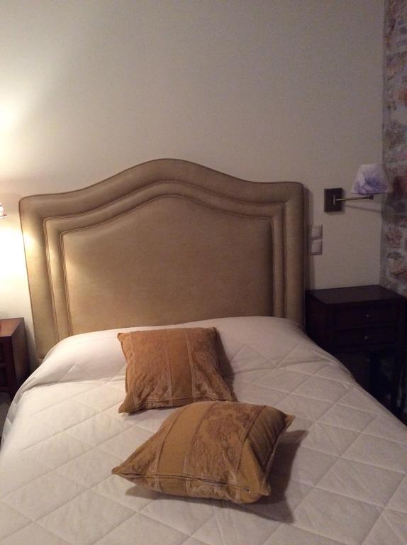 Oihalia Guesthouse Fidhakia Bagian luar foto