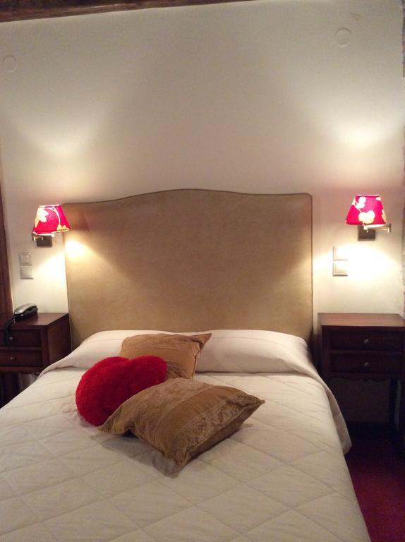 Oihalia Guesthouse Fidhakia Bagian luar foto