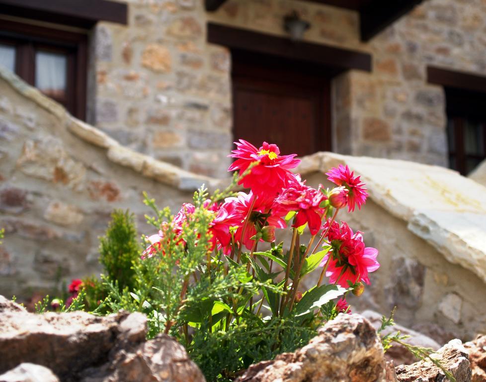 Oihalia Guesthouse Fidhakia Bagian luar foto