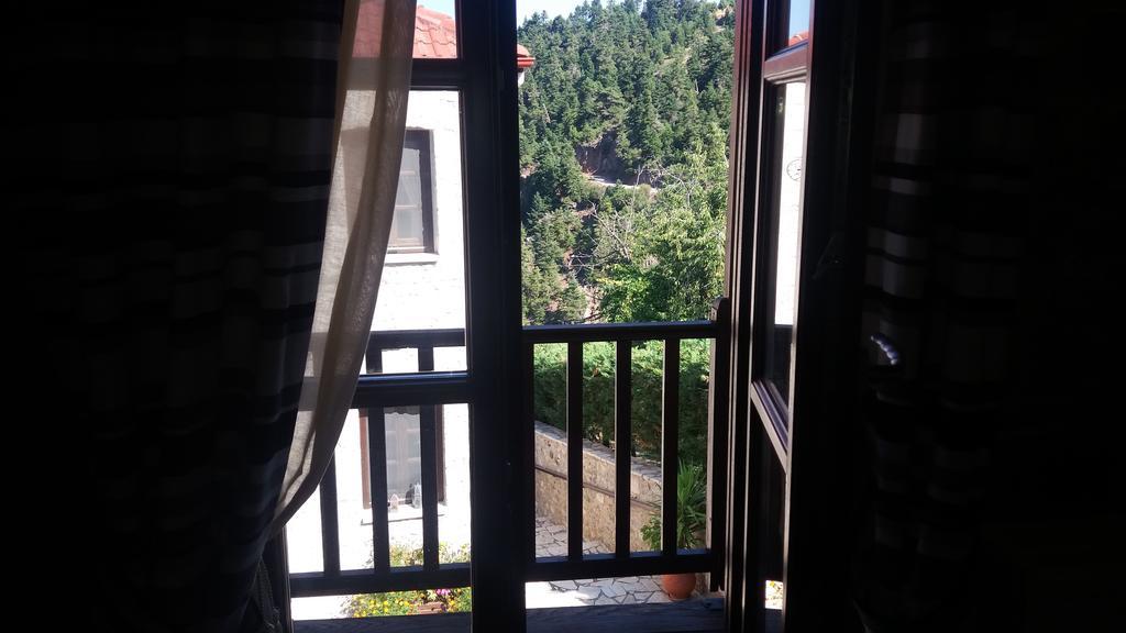 Oihalia Guesthouse Fidhakia Bagian luar foto